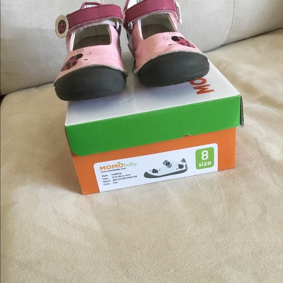 Little girl shoes size 8 - Picture 2 of 5